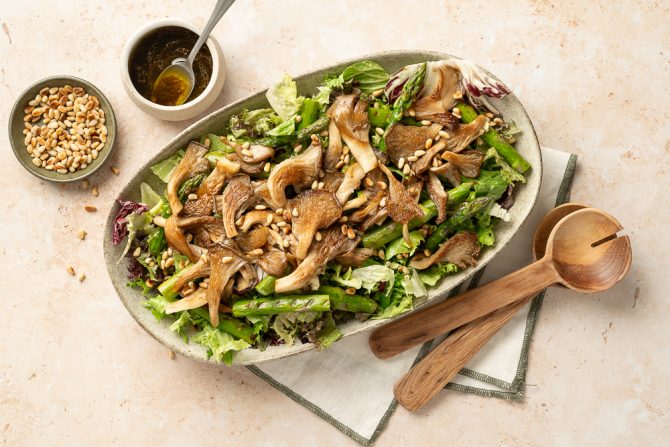 Oesterzwammen salade met asperges